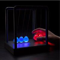 Светящиеся шары Ньютона Light Up Newtons Cradle 20 см, Маятник Ньютона